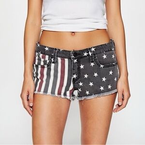Vintage Frankie B 2013 Winter American Flag Cutoff Shorts Low Rise Denim Size 27